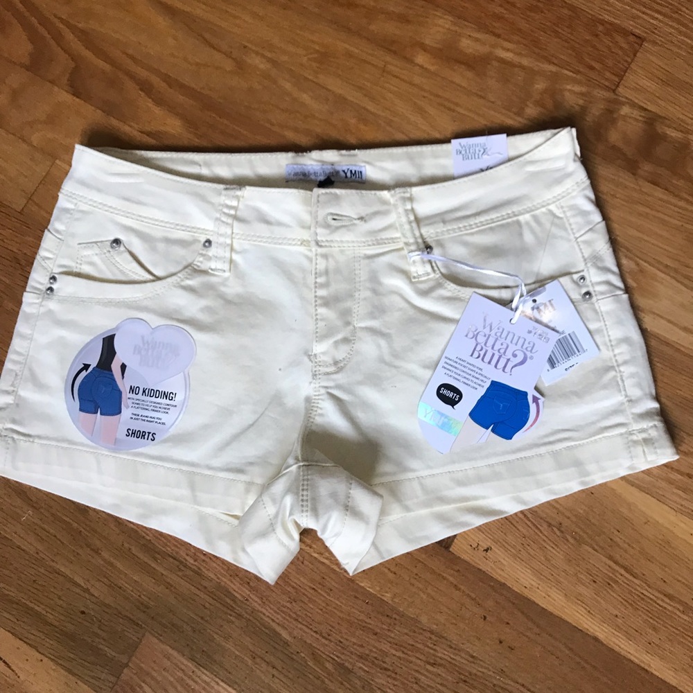 BRAND NEW WITH TAGS 🏷
